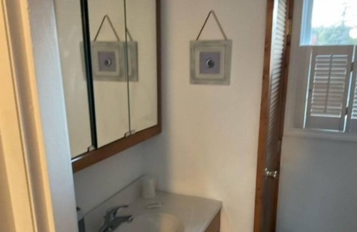 West Danville Cottage | Point Comfort Cottage #1