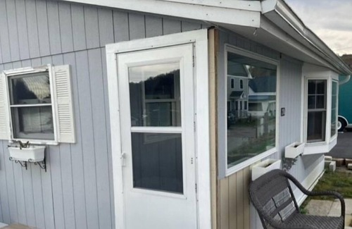 West Danville Cottage | Point Comfort Cottage #1