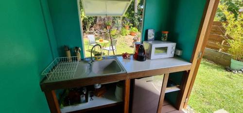 Mahina Bed & Breakfast | Pointe Venus Lodge