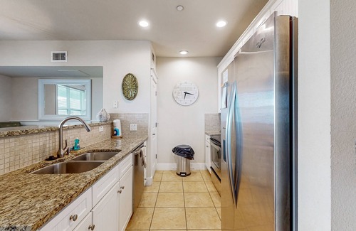 Red Fish Cove Condo | Pointe West getaway with pool, hot tub & bay-view balcony - walk to beach