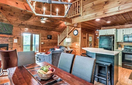 Ridgeline Vistas Cabin | Points of View - Mountain View | Pet Friendly | Hot Tub | Pool Table | Air Hockey | Fire Pit