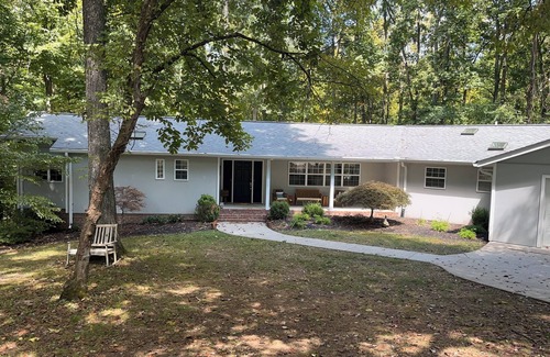 Sumner County House | Pollys Place for bird lovers - Private, Close to Gallatin-Sleeps 10-Pet Friendly