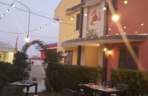 Citta Giardino House | Pomegranate Room B&B Terra Mia Guesthouse