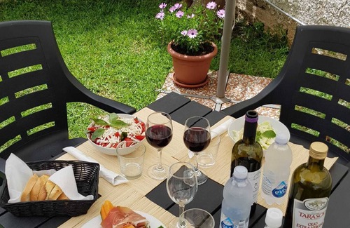 Citta Giardino House | Pomegranate Room B&B Terra Mia Guesthouse