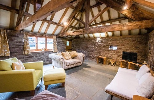 Ewyas Harold Apartment | Pomona Cottage at Old King Street Llama Farm