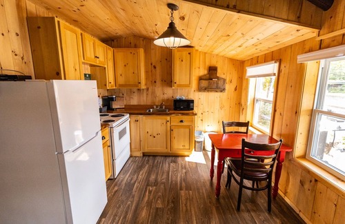 Ludlow Cabin | Pond's Resort