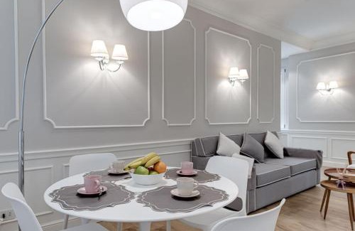Oltrarno Apartment | Ponte Vecchio dream home