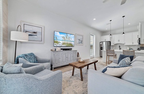 Orange Beach House | Pool, 100 Steps To Private Beach Access, Patio, Tannin 2BR Cottage, Dog Friendly