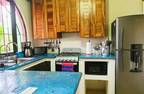 Hidalgo House | Pool and Oceanview 3bdrm house Steps to Manzanillo Beach