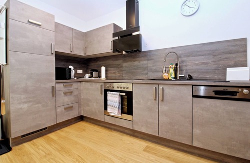 Donaustadt Apartment | Pool - Balcony - Garage - Studio with all Benefitsn