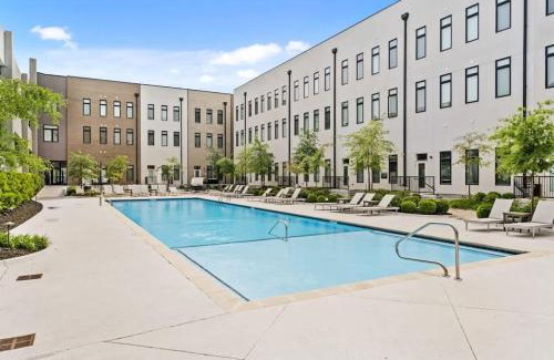 Rogers Apartment | Pool & Gym Access Grill LCP Collection