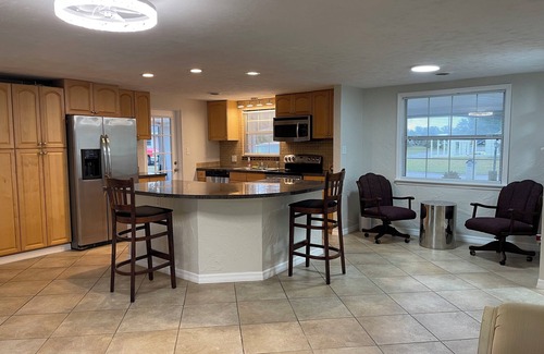 Plantation House | Pool Home- 3BR 2BA House Near Beaches & all that Beautiful Venice as to offer!