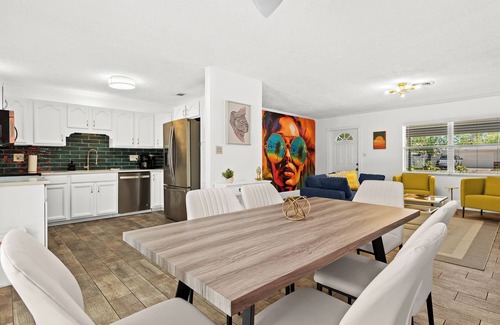 Whitfield House | Pool Home - MiniGolf -Arcade- Near Beaches - Pet Friendly