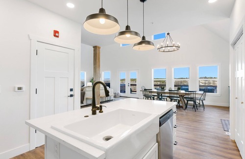 Table Rock House | Pool open! Amazing LakeViews+Access! !HotTub!