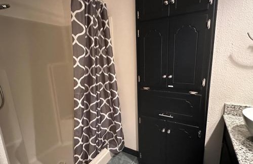 Keller House | Pool Pet Spacious Studio Location near NASCAR by Vacation Your Way
