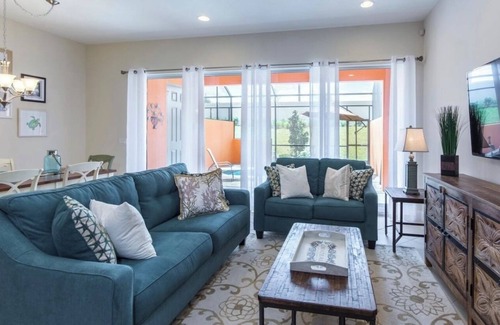 Davenport Condo | Pool Vacation Home < 10 Miles from Disney Magic!