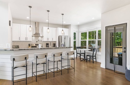 Avery Creek House | Pools of Sunshine by Carolina Mornings | Pool, Hot Tub♨️ & Views +Biltmore Pass