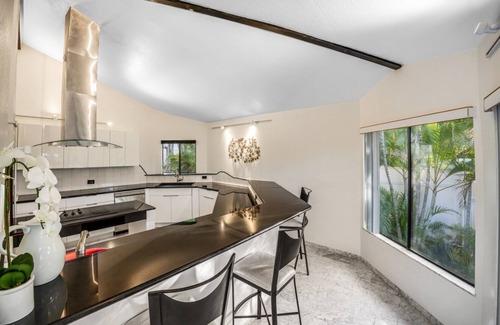 Kaneohe Villa | Poolside Paradise: with Double Bay View Rooms (Unit C)