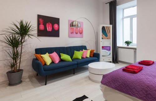 Lviv City Center Apartment | POP ART flat near Opera-Self Check-in & NETFLIX