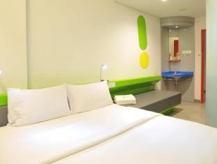 Darmo Hotel | POP! Hotel Diponegoro