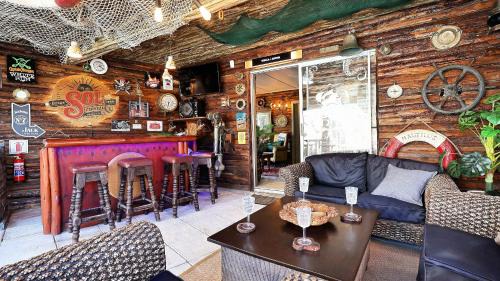 Shelly Beach House | Port Royale Beach Cottage