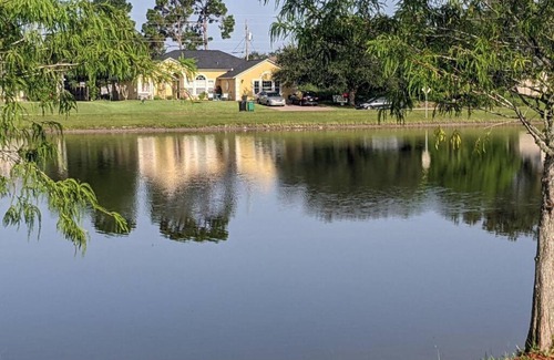 Port Saint Lucie Apartment | Port Saint Lucie A Little Piece Of Heaven- Peaceful Lake view Apartment- 1 min from I95 and Turnpike