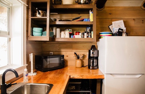 Portage Lake Cabin | Portage Lakeside Cabins, The Bear's Den