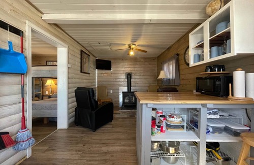 Portage Lake Cabin | Portage Lakeside Cabins, The Fishing Shack