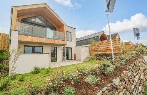 Porth House | Porth Beach