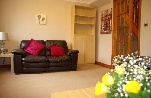 Leek House | Portland Mews - 3 Bed Holiday Home By Premier Serviced Accommodation