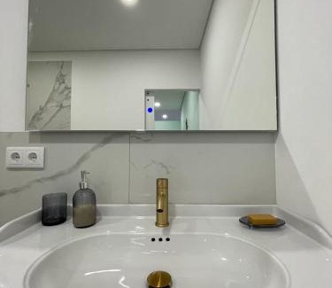 Vilarinho Apartment | Porto Area, Poolside Sunsets of Vila Boa