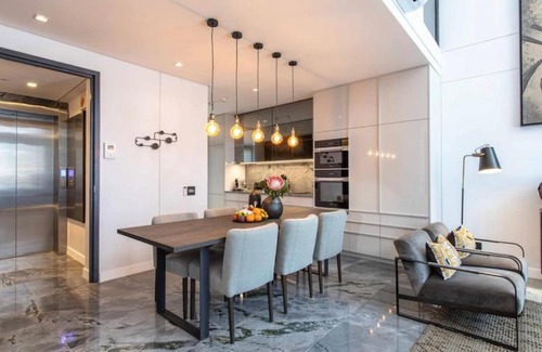 Lavington Apartment | Portsview