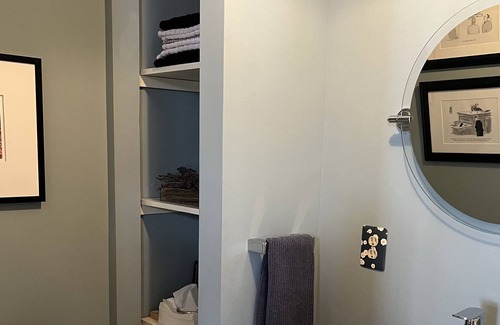 Town of Bethlehem House | Posh 1,100 sft townhome fenced in yard, patio,excellent location