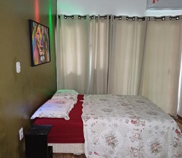 Rio das Ostras House | Pousada Tia Rosi com suites independente 100 mts da praia c ar, energia solar e atendimento vip