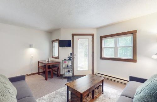 Warren Apartment | Powderhound 52