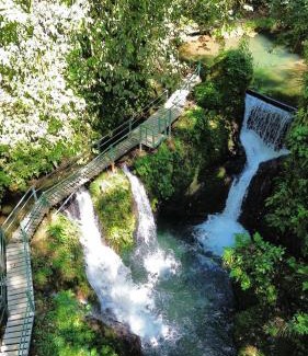 Colonia del Toro Cabin | Pozas y Cataratas La Presa