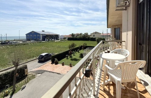Porto Potenza Picena Apartment | PP07 – Porto Potenza, Three-Room Apartment with Sea View and Air Conditioning