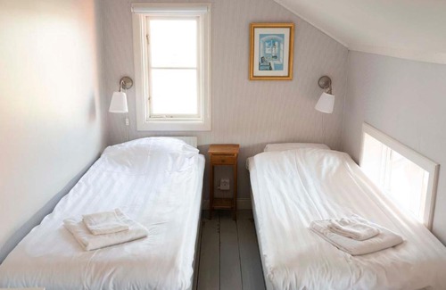 Mollosund Hotel | Prästgårdens Pensionat