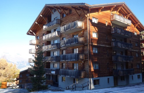 Saint-Pierre-de-Clages Apartment | Pracondu 1 405 - OUTDOOR & FUN apartment 6 pers