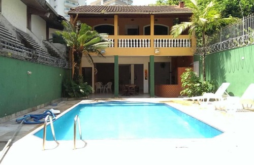 Caicara House | Praia Grande - Vila Caiçara 4-bedroom house with pool and barbecue -
