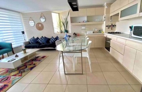 Algarrobo Apartment | Precioso! Amplio y Seguro 2 Familias Hasta 7 Pers