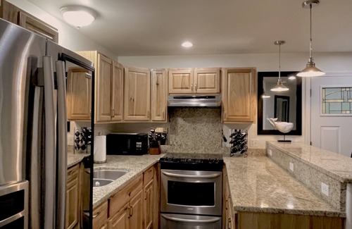 Juneau Cabin | Precision Lodge - 3 one-bedroom units and two private room in a shared house - DISCOUNT ON TOURS!