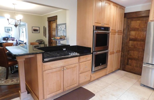 Falls Church House | Premier Host: Cozy Family Cottage .