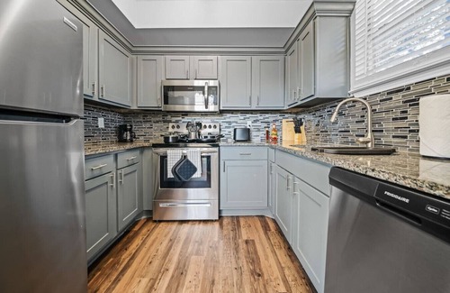 Fossil Creek Apartment | Premium 2BR 2BA Apartment Stay with Chic Interior