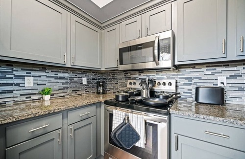 Fossil Creek Apartment | Premium 2BR 2BA Apartment Stay with Chic Interior