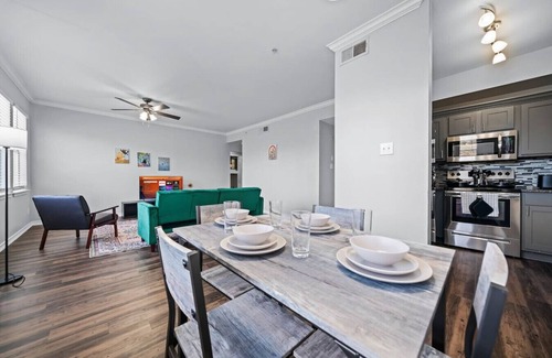 Fossil Creek Apartment | Premium 2BR 2BA Apartment Stay with Chic Interior