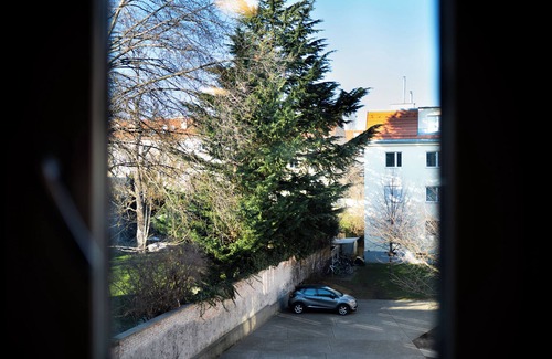 Oberdobling Apartment | Premium Family Apt near Austrian Center Vienna ★ Public Transport