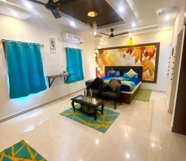 Bommasandra House | Premium Pent house with Hot bath Tub near ECity - Luxe KING size bed with Large Sitout area