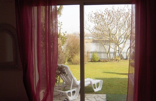 Villennes-sur-Seine Apartment | PRES PARIS VERSAILLES CHARMING 2 ROOMS WITH TERRACE AND GARDEN BY THE SEINE
