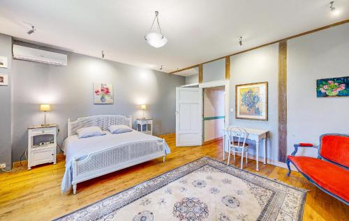 Castillonnes House | Presbytère De Pompiac